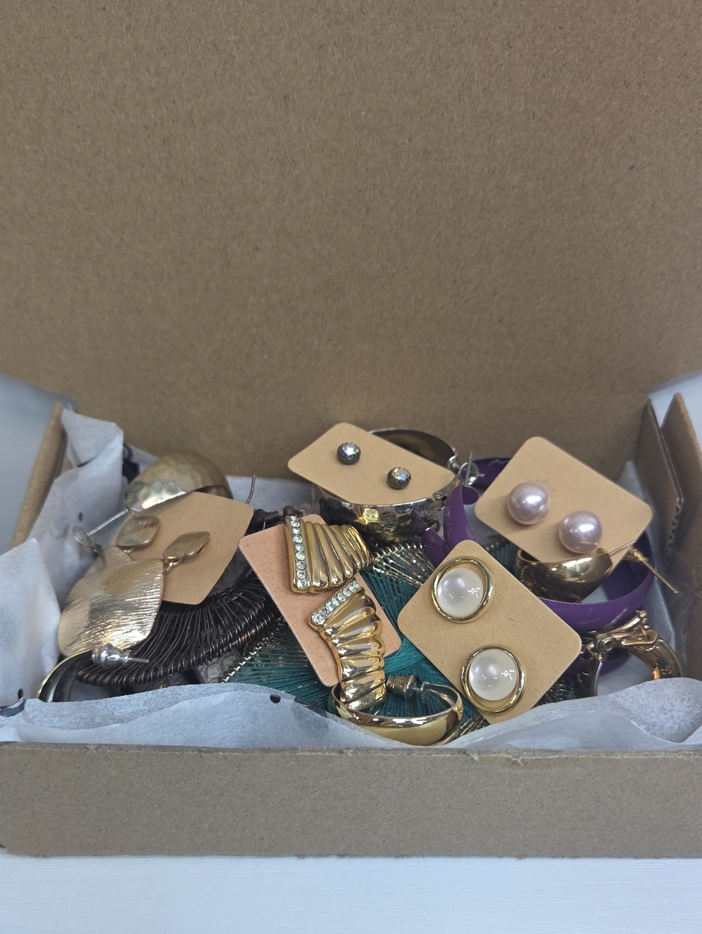 15pc Box Of Earrings